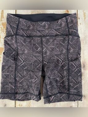 Lululemon bike shorts - size 4